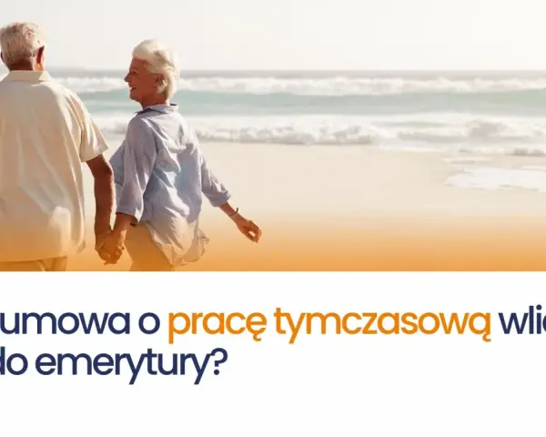 Starsza para spaceruje po plaży. Czy umowa o pracę tymczasową wlicza się do emerytury?
